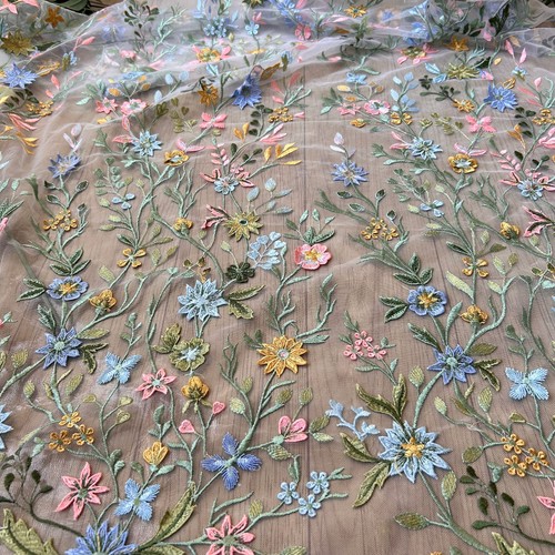 Bunt bestickt blumenmuster - bestickt,